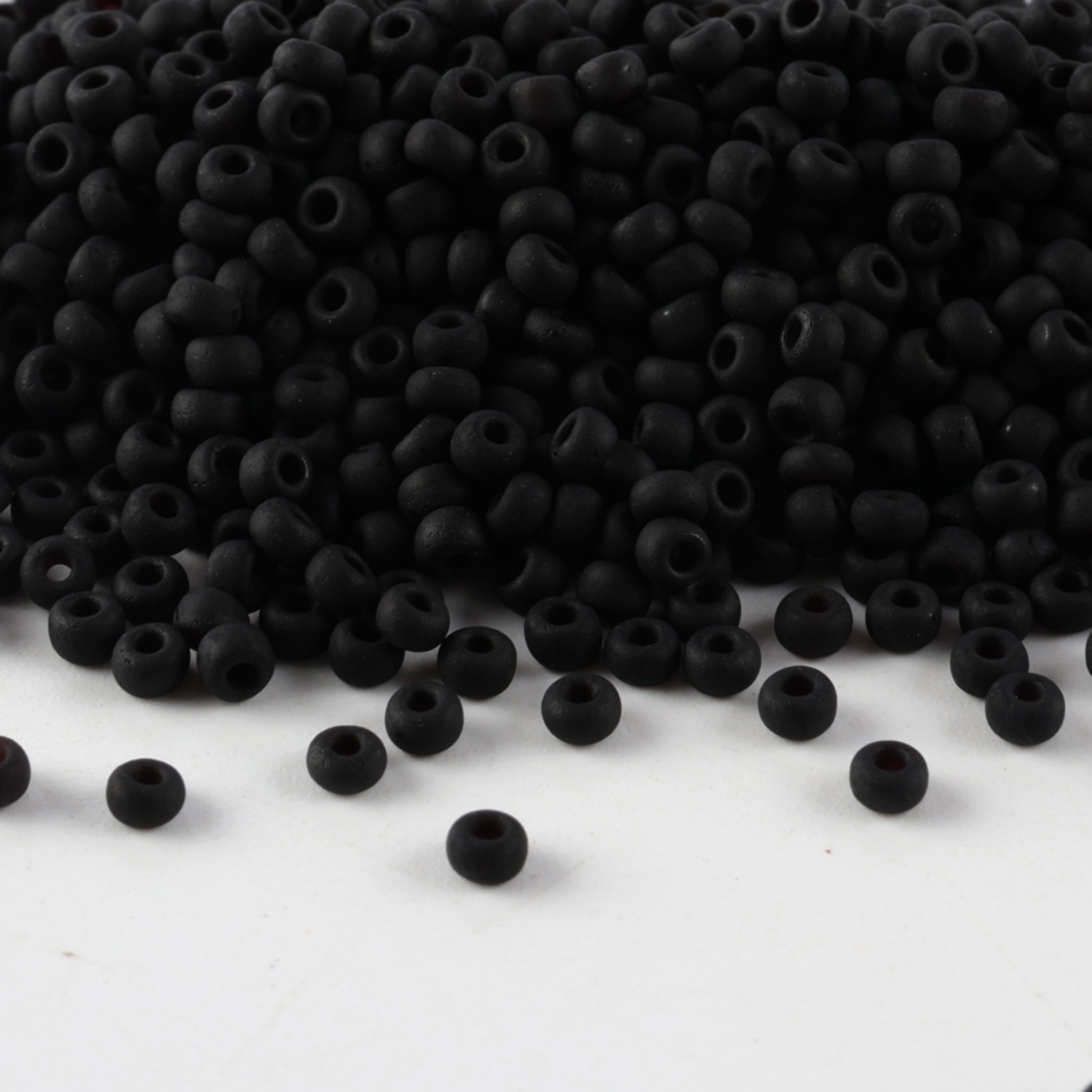 Domestic Matte Black and White - огляд і ціна Seed Bead Tube